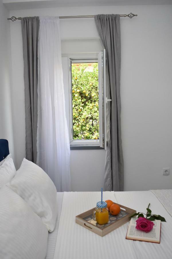 Art Apartments Kotor Buitenkant foto