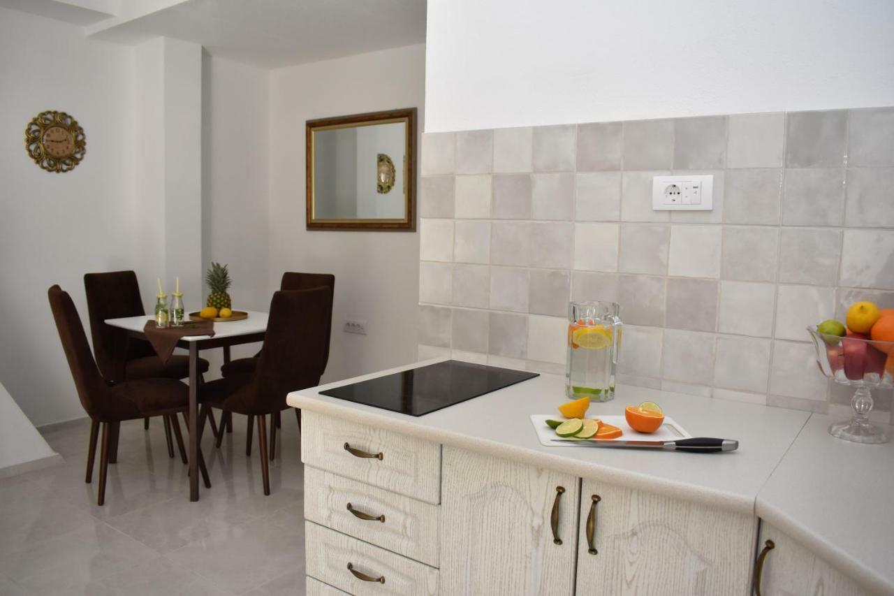 Art Apartments Kotor Buitenkant foto
